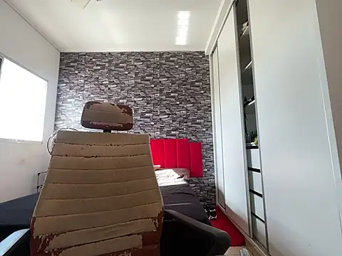 Maxloirinho online show from May 4, 6:04 pm