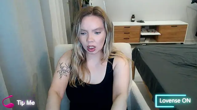 PolinaXXXXXJones online show from May 8, 5:18 pm