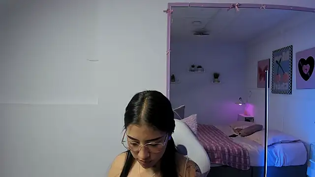 Snapshot of Sharon_Adamss chatting on June 4, 7:31 pm Sharon Adamss online show from June 4, 7:31 pm