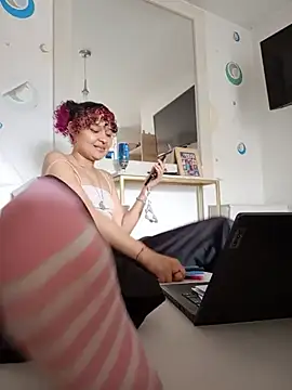 Snapshot of Ari_vibesX chatting on August 3, 10:02 pm Ari vibesX online show from August 3, 10:02 pm