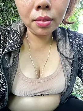 Banana-zz online show from May 15, 11:56 pm