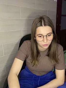 Blossom Emily online show from June 2, 4:31 pm
