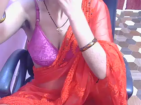 Snapshot of wild_minakshi chatting on July 7, 8:07 am wild minakshi online show from July 7, 8:07 am