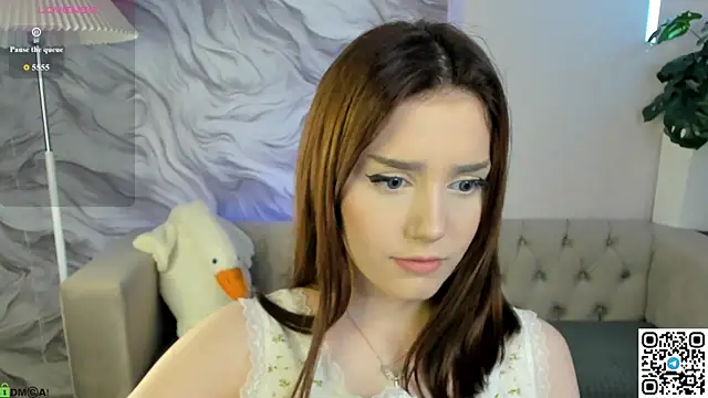 Lonny Peach online show from August 4, 2:59 am