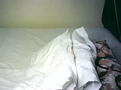 lovvelyheers online show from June 19, 3:55 am