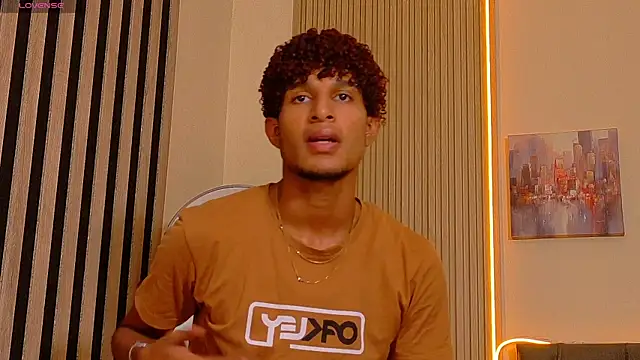Snapshot of Alex_Bloom chatting on August 6, 7:16 pm Alex Bloom online show from August 6, 7:16 pm