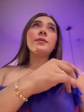 Snapshot of Mia_Rodriguezz_ chatting on May 10, 3:23 am Mia Rodriguezz online show from May 10, 3:23 am