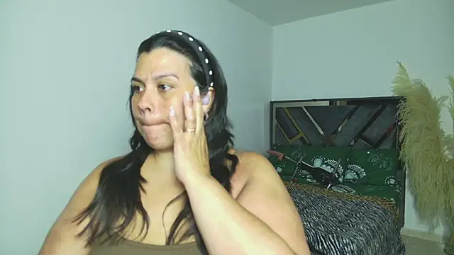 Snapshot of Martina_Foxy01 chatting on May 11, 3:18 pm Martina Foxy01 online show from May 11, 3:18 pm