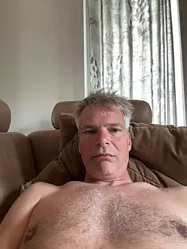 Snapshot of Thor-82 chatting on May 3, 7:47 am Thor-82 online show from May 3, 7:47 am