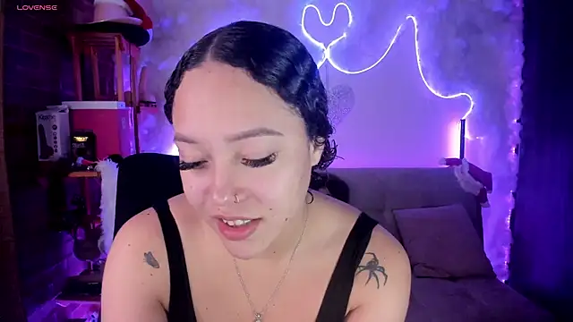 Snapshot of liz_martins1 chatting on June 11, 2:22 am liz martins1 online show from June 11, 2:22 am