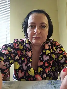 Snapshot of EmmaEmmy40 chatting on June 2, 3:25 pm EmmaEmmy40 online show from June 2, 3:25 pm