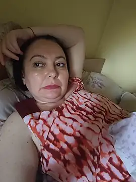 Snapshot of EmmaEmmy40 chatting on June 8, 4:29 pm EmmaEmmy40 online show from June 8, 4:29 pm
