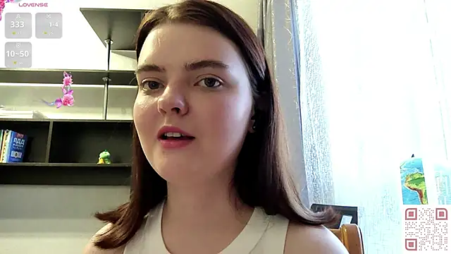 Snapshot of RebelDesiree chatting on June 5, 10:21 am RebelDesiree online show from June 5, 10:21 am