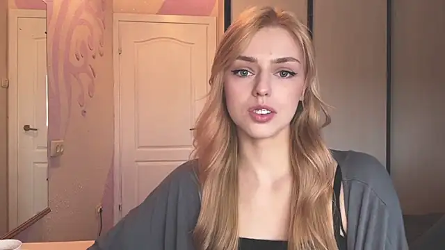 Snapshot of ScarlettRosy chatting on May 8, 4:40 am ScarlettRosy online show from May 8, 4:40 am