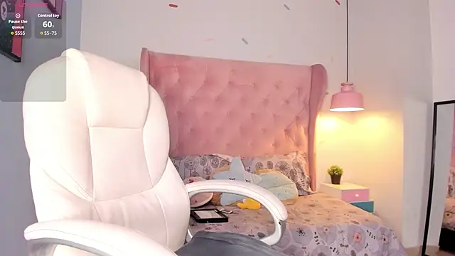 Scarlet Big boobs online show from June 20, 3:42 am