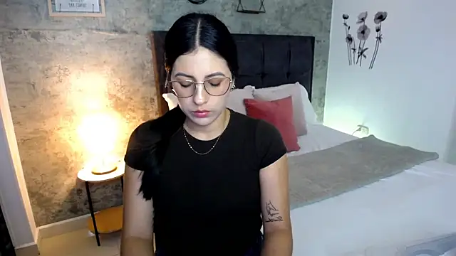 Snapshot of isa_cruzx chatting on May 15, 9:33 pm isa cruzx online show from May 15, 9:33 pm