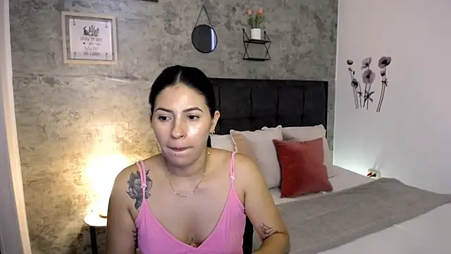Snapshot of isa_cruzx chatting on May 28, 9:12 pm isa cruzx online show from May 28, 9:12 pm