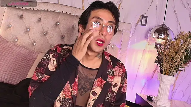 Snapshot of Eclipse_TeenBoy66 chatting on May 11, 4:04 pm Eclipse TeenBoy66 online show from May 11, 4:04 pm