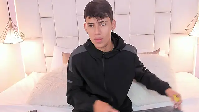Snapshot of JacobFerrer chatting on May 26, 5:42 pm JacobFerrer online show from May 26, 5:42 pm
