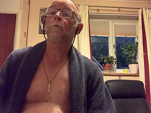 Moonraker64 online show from August 5, 4:37 am