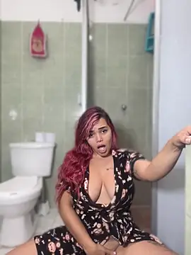 latinahotdivas1 online show from July 18, 8:45 pm