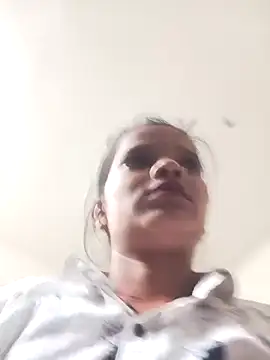 Snapshot of Student_garl_1 chatting on July 5, 11:17 am Student garl 1 online show from July 5, 11:17 am
