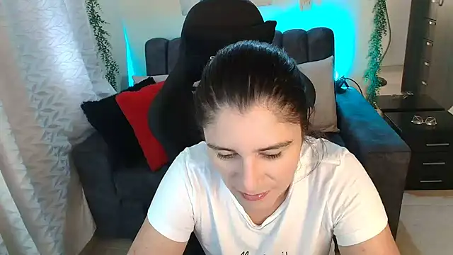 LUCYMILF SEXY online show from July 18, 3:05 pm