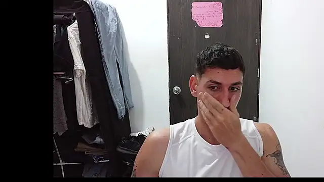 Snapshot of RaulRico chatting on July 18, 3:27 pm RaulRico online show from July 18, 3:27 pm