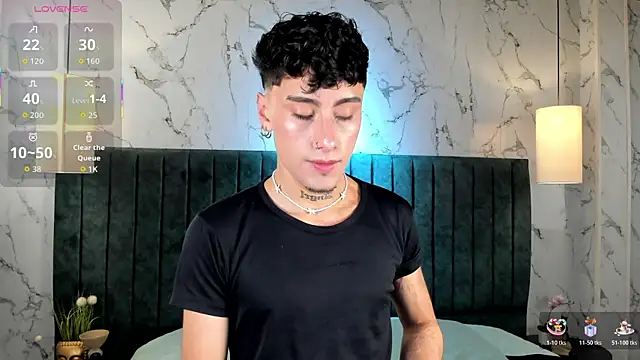 Snapshot of Spencerwhite_ chatting on May 29, 8:18 pm Spencerwhite online show from May 29, 8:18 pm