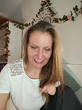 Candy Cougar online show from May 22, 1:06 pm