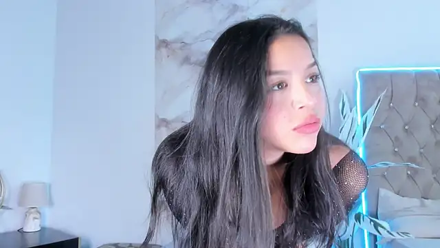 Clara4w online show from June 21, 12:08 pm