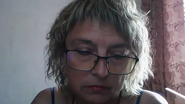 ElizabethGorden online show from July 10, 5:45 am