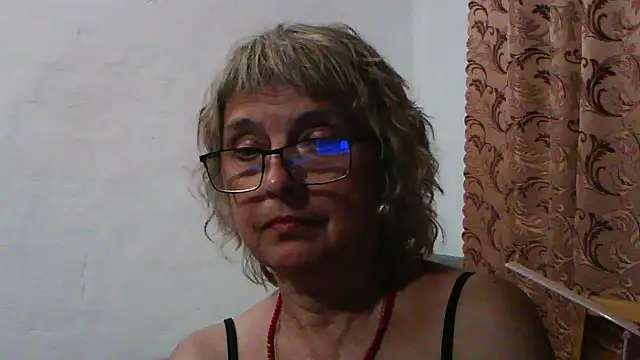 ElizabethGorden online show from July 16, 6:25 pm