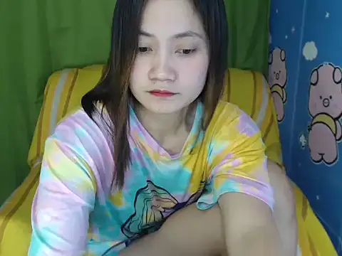 Snapshot of xMystic_Realm chatting on June 5, 12:33 pm xMystic Realm online show from June 5, 12:33 pm