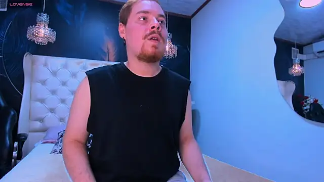 GingerHott  online show from May 8, 2:39 am