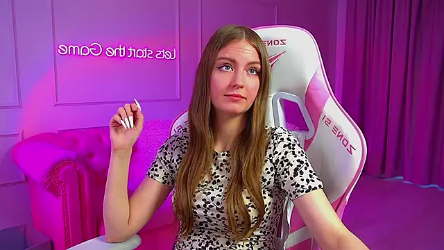 Snapshot of SofiaSarvains chatting on June 11, 2:53 am SofiaSarvains online show from June 11, 2:53 am