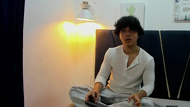 Snapshot of latin_beast4 chatting on May 7, 10:37 pm latin beast4 online show from May 7, 10:37 pm