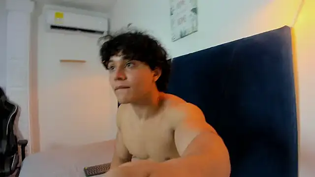 Snapshot of latin_beast4 chatting on May 27, 8:06 pm latin beast4 online show from May 27, 8:06 pm