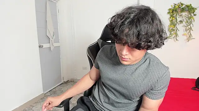 Snapshot of latin_beast4 chatting on June 22, 8:06 pm latin beast4 online show from June 22, 8:06 pm