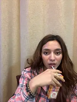 Lilywant online show from June 14, 4:09 pm