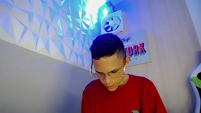 sombra 18 online show from August 7, 10:56 pm