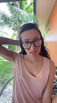 Snapshot of Mini_girl_do_it_better chatting on May 15, 3:24 am Mini girl do it better online show from May 15, 3:24 am
