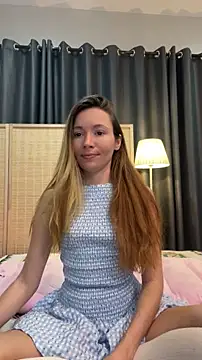 Snapshot of Mini_girl_do_it_better chatting on May 19, 1:56 am Mini girl do it better online show from May 19, 1:56 am
