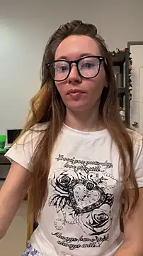 Snapshot of Mini_girl_do_it_better chatting on May 25, 11:55 pm Mini girl do it better online show from May 25, 11:55 pm