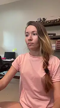 Snapshot of Mini_girl_do_it_better chatting on June 9, 3:51 am Mini girl do it better online show from June 9, 3:51 am