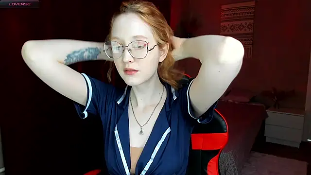 Snapshot of LunaTerry chatting on June 4, 7:58 am LunaTerry online show from June 4, 7:58 am