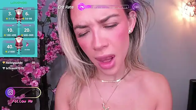 Snapshot of R4-V3N chatting on December 31, 10:15 am R4-V3N online show from December 31, 10:15 am