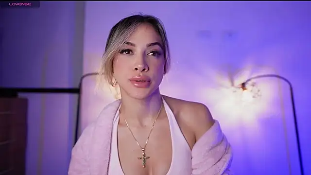 Snapshot of R4-V3N chatting on January 24, 4:59 am R4-V3N online show from January 24, 4:59 am