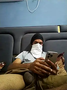 Snapshot of harrydhillon12 chatting on June 28, 5:35 am harrydhillon12 online show from June 28, 5:35 am