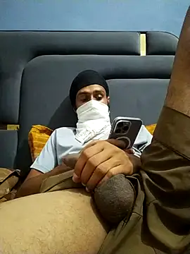Snapshot of harrydhillon12 chatting on July 6, 2:41 am harrydhillon12 online show from July 6, 2:41 am